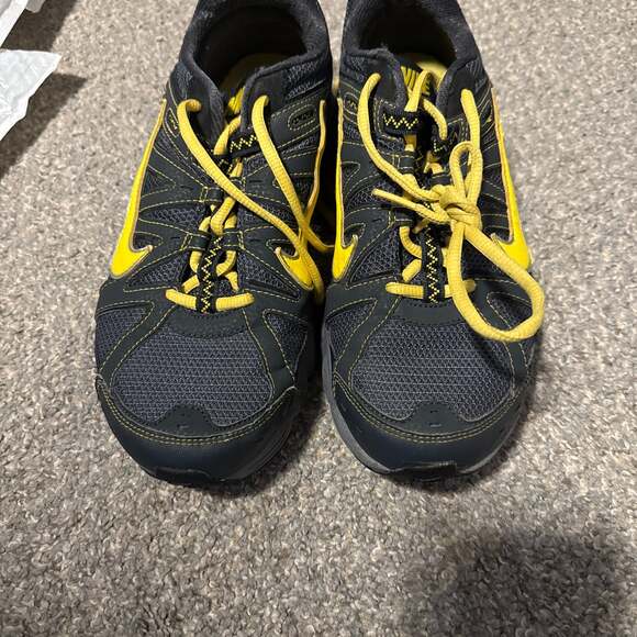 Nike - Picture 2 of 4